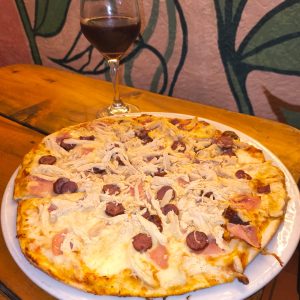 DeLulus Cali pizza tres carnes pollo